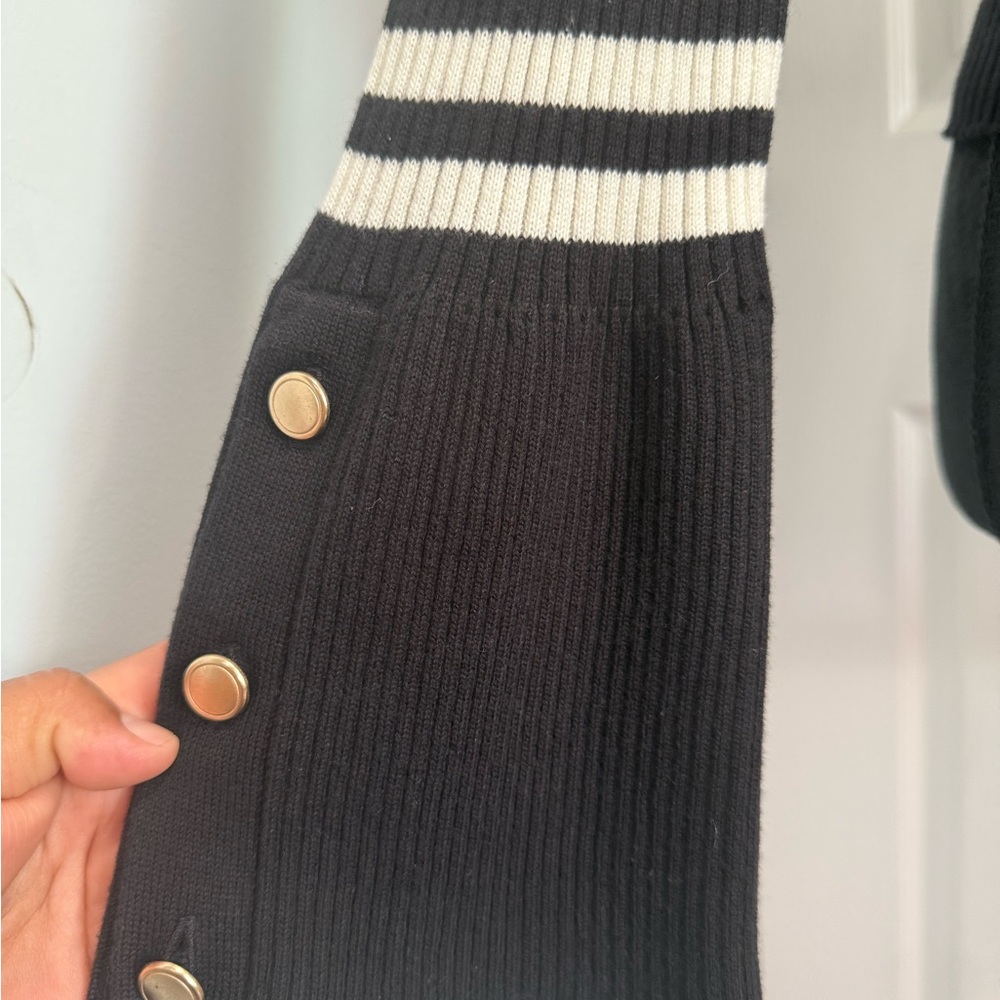 Anthropologie Striped V-Neck Sweater in Black and Cream - Picture 4 of 7